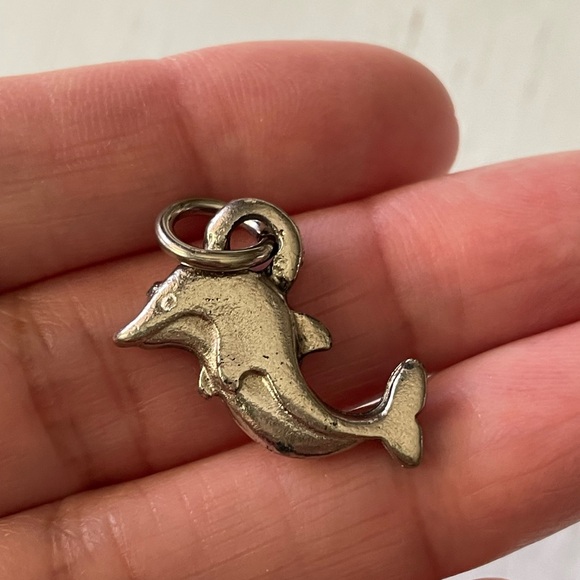 Flip flop colorful rhinestones pendant and dolphin silver tone pendant - Picture 5 of 8